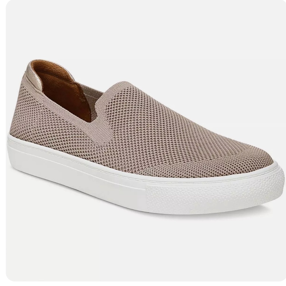 Women’s slip on shoe